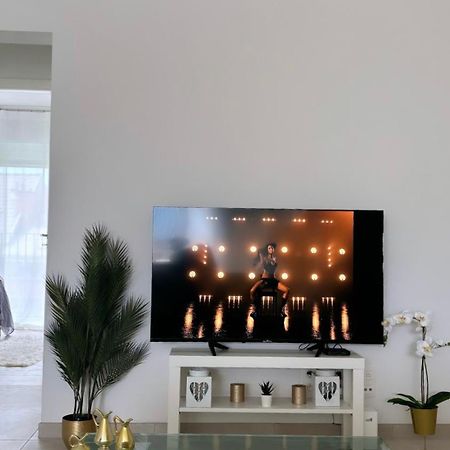 2 Bedrooms Luxury Apartment - Guillemins Liège Eksteriør bilde