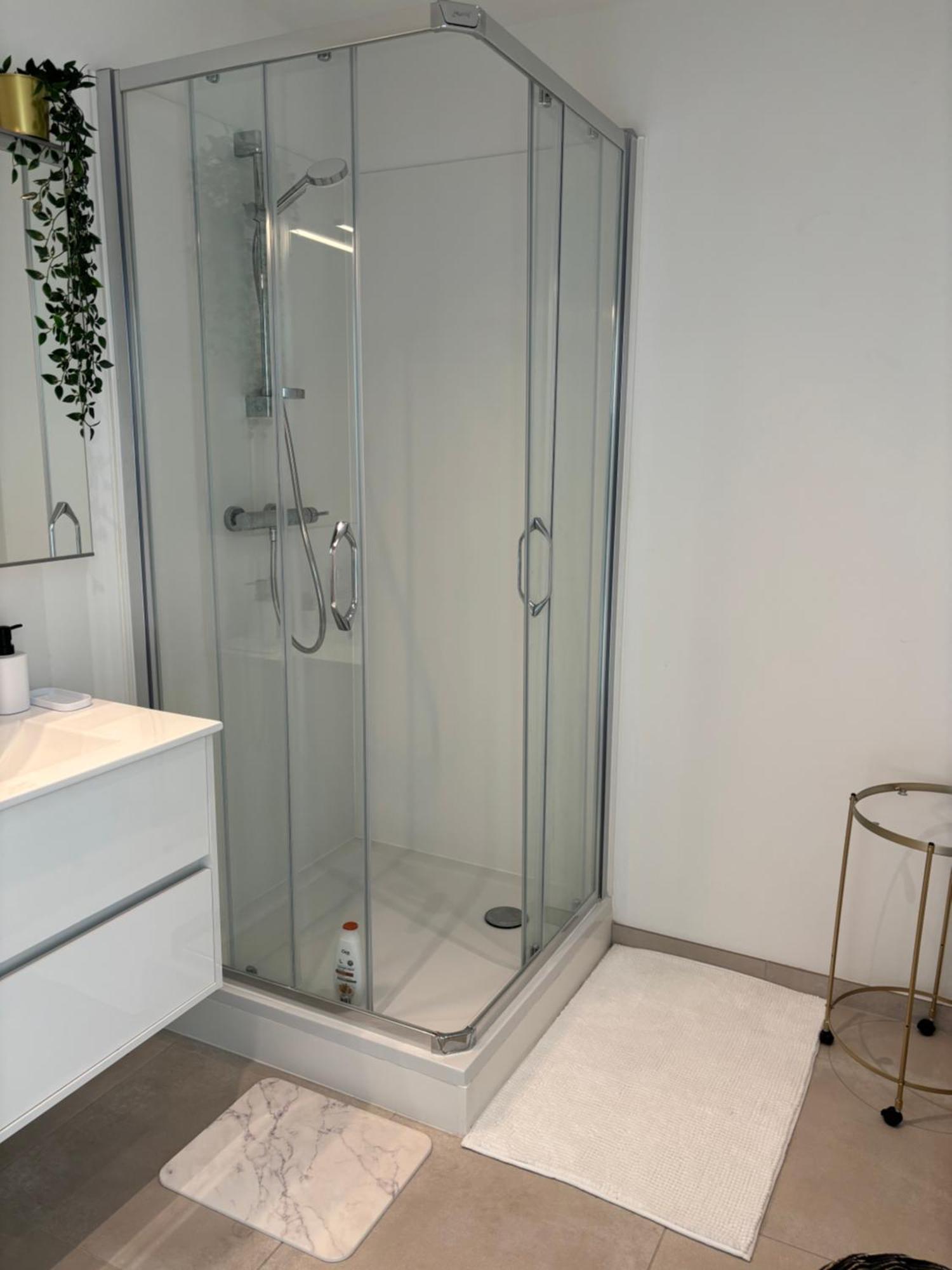 2 Bedrooms Luxury Apartment - Guillemins Liège Eksteriør bilde