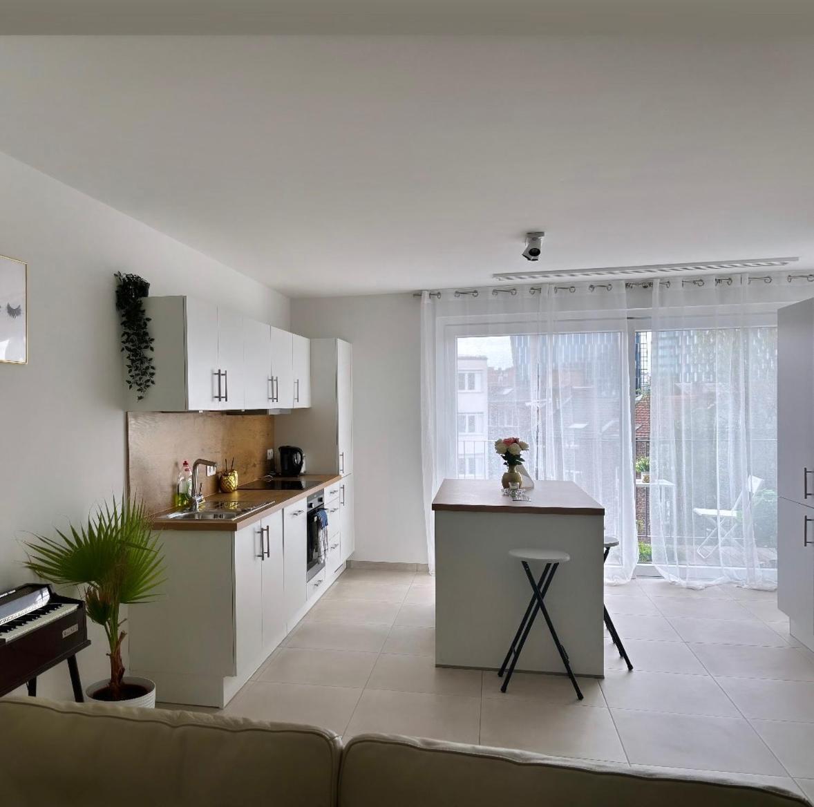 2 Bedrooms Luxury Apartment - Guillemins Liège Eksteriør bilde